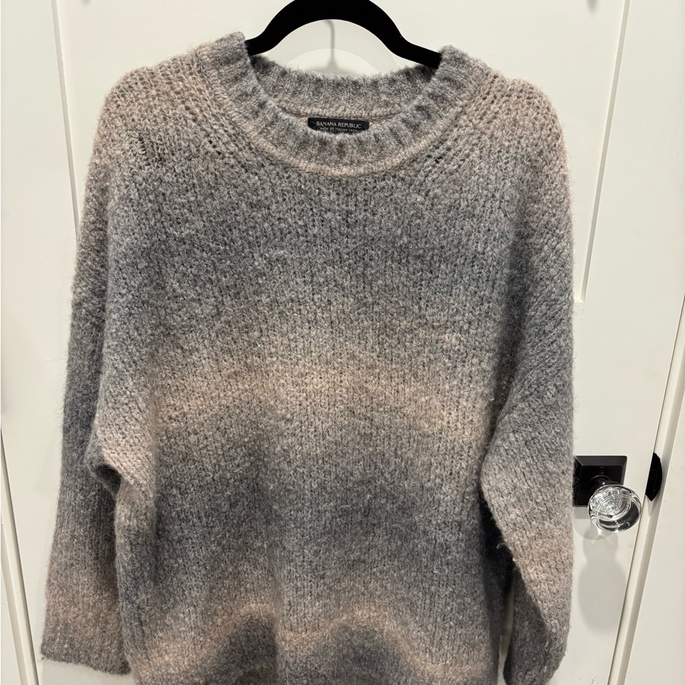 Banana Republic Gray Crew Neck Sweater with Textured Knit